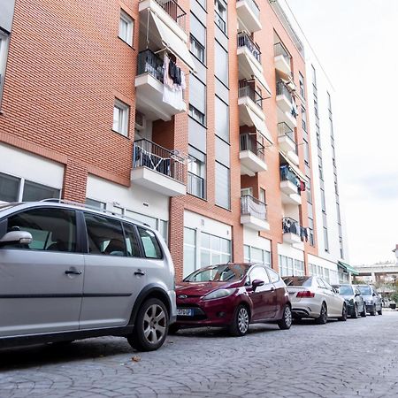 Free Parking Sudio Tirana Apartamento Exterior foto