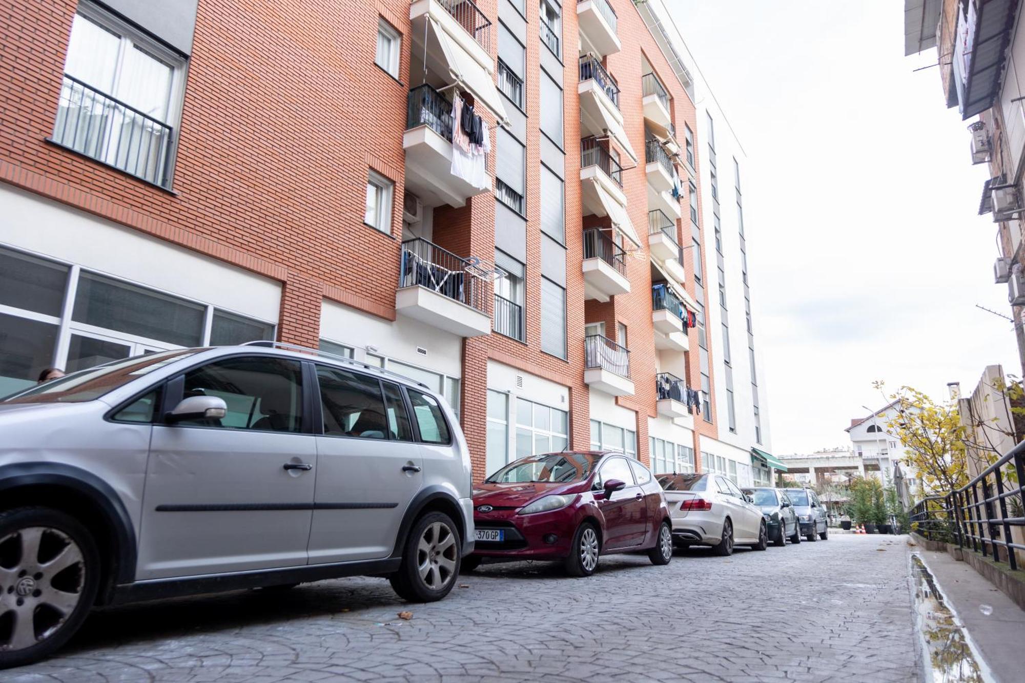 Free Parking Sudio Tirana Apartamento Exterior foto